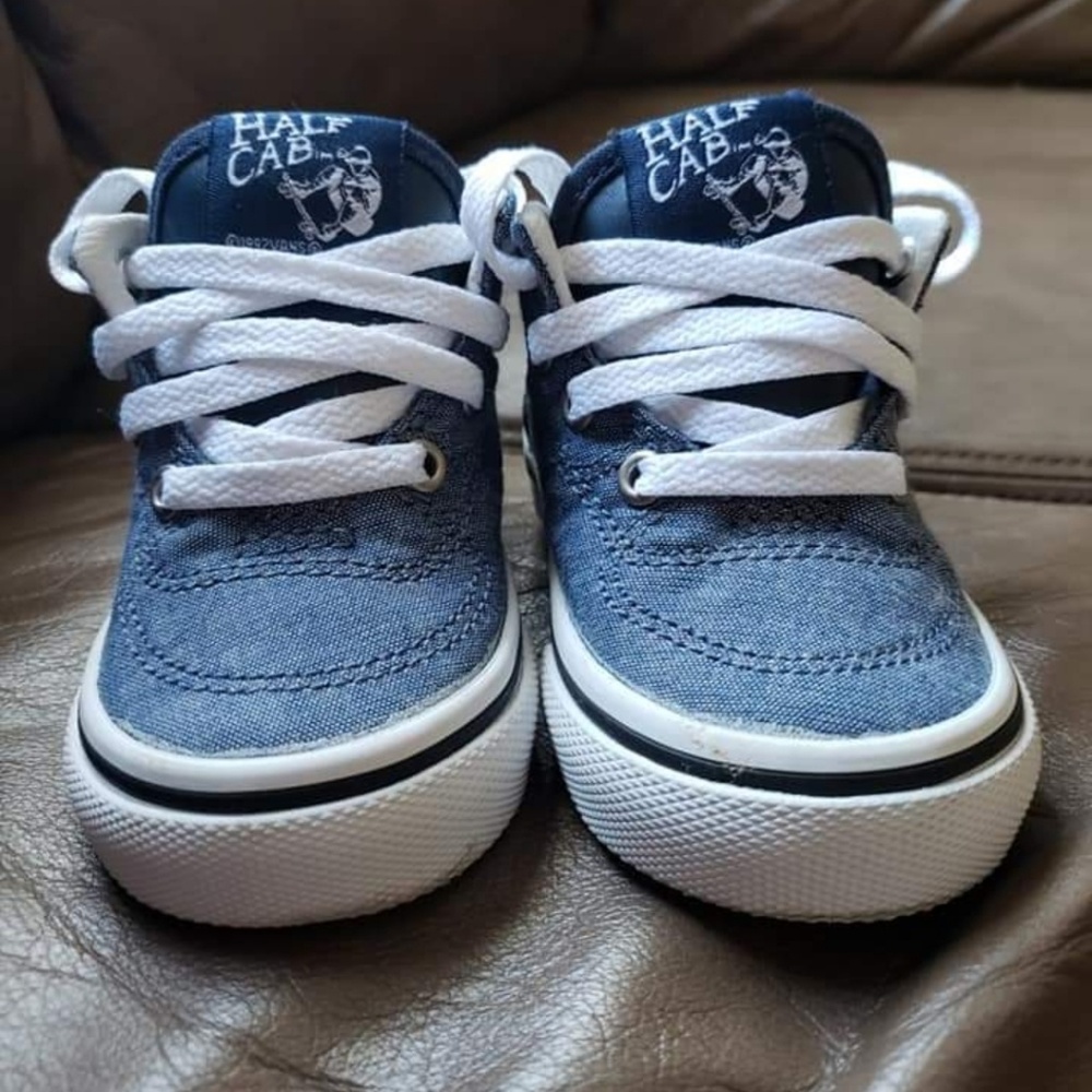 Vans - Picture 2 of 4